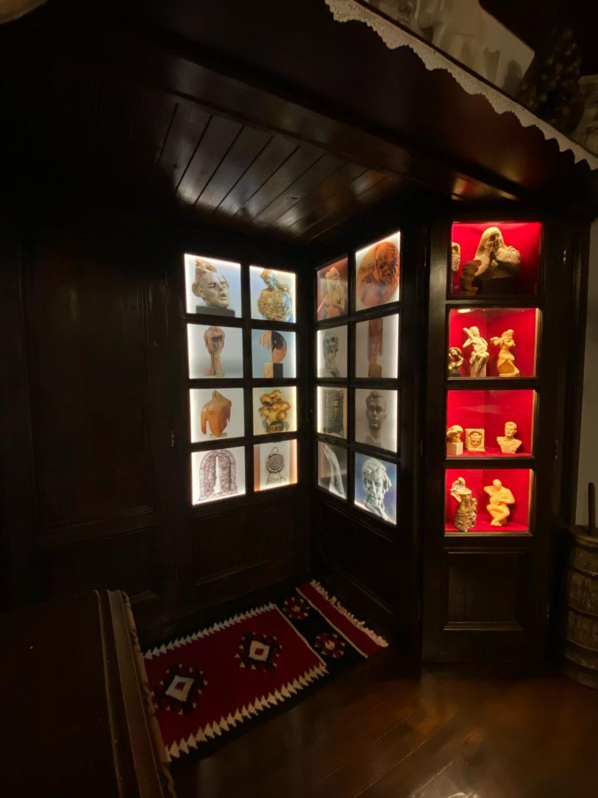 Oda E Skulptorit-Unesco Quarter Berat Bagian luar foto